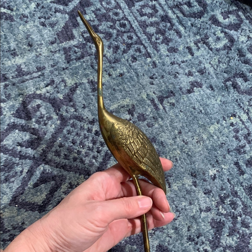 Vintage brass 12” textured detailed crane bird statue on round base some patina - Picture 4 of 9